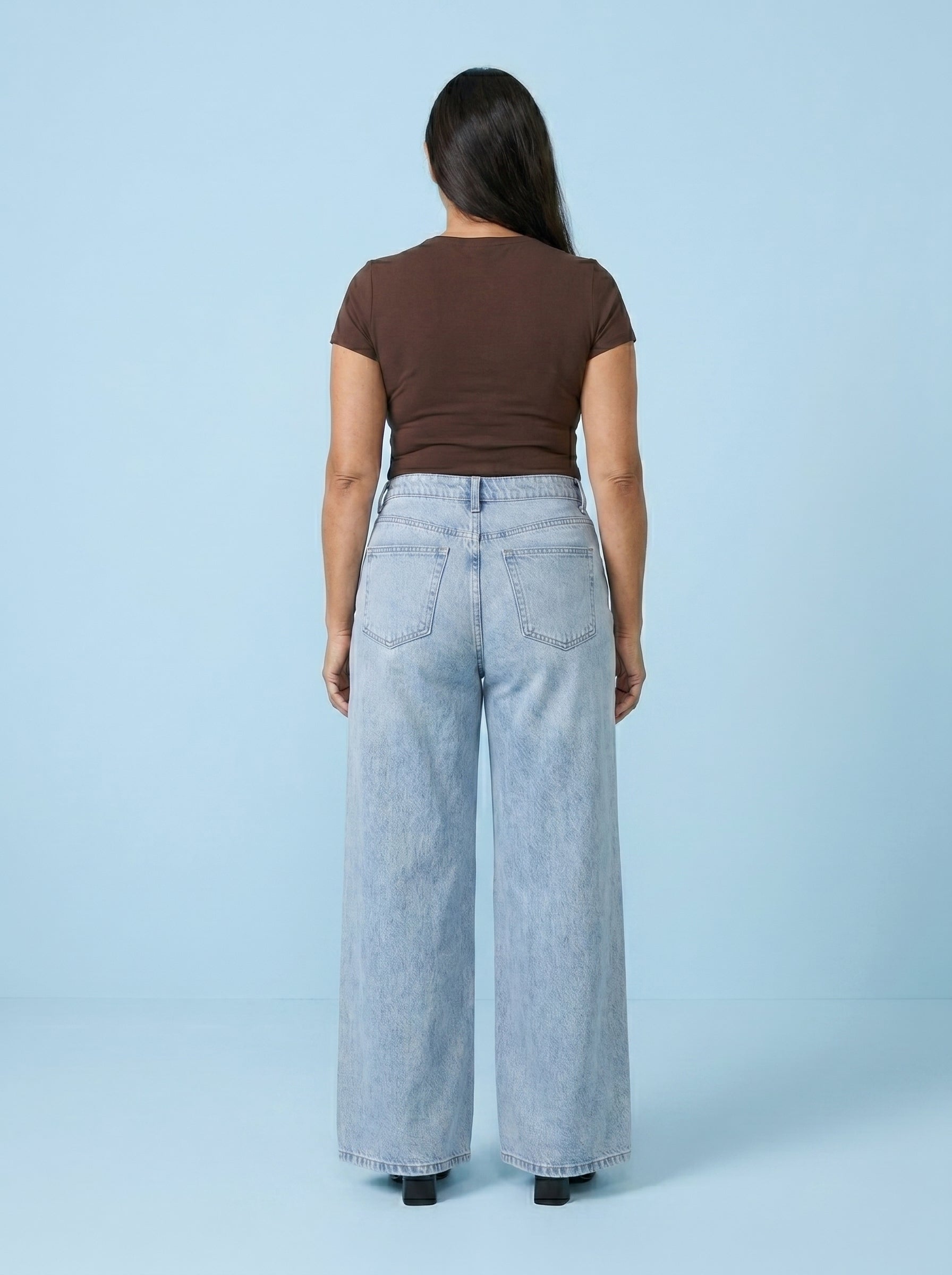 JEANS DE PIERNA ANCHA