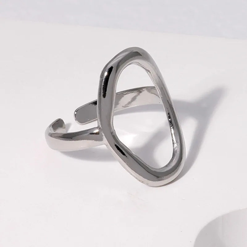 ANILLO CON HUECO CIRCULAR