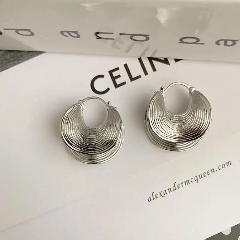 PENDIENTES CON RELIEVE