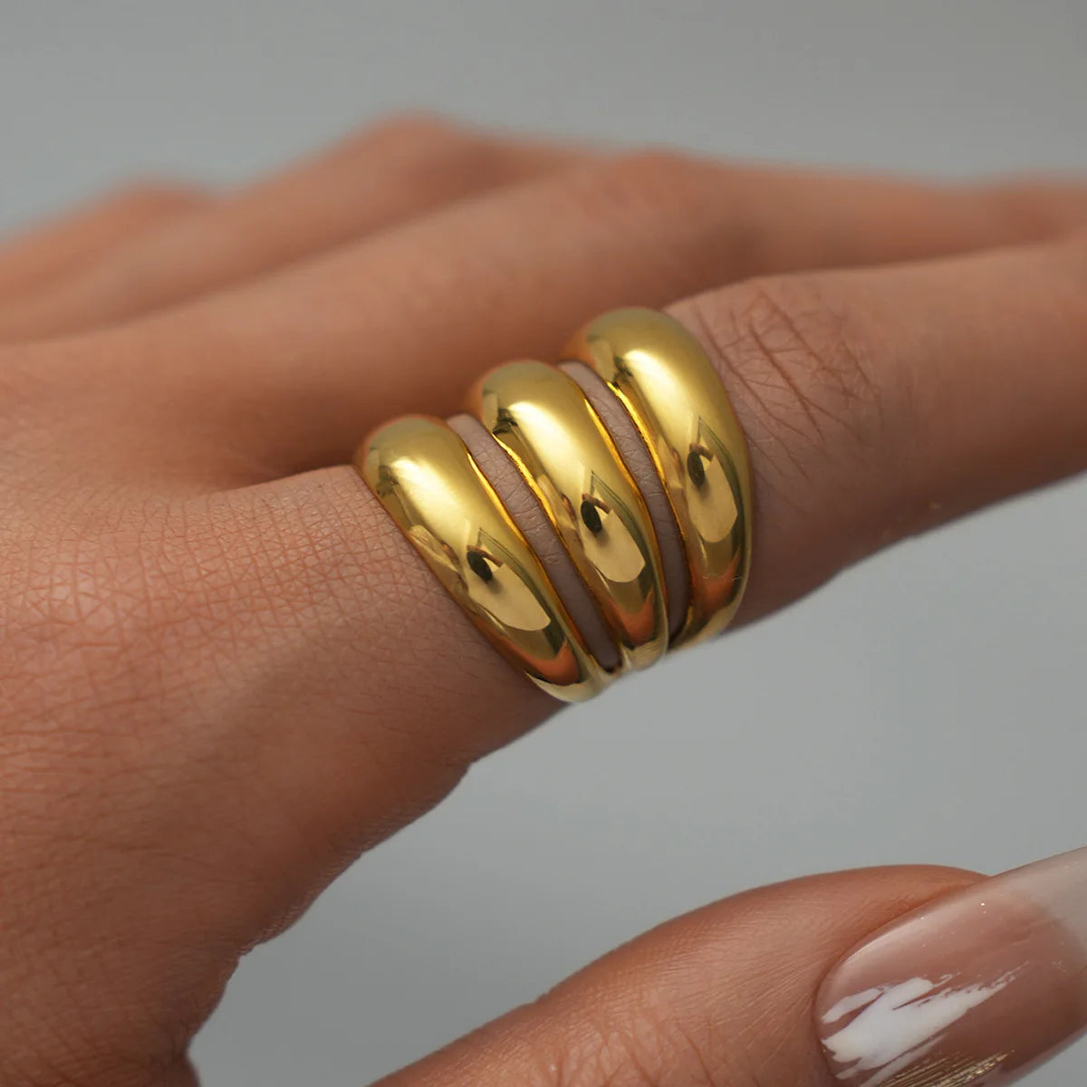 ANILLO CON HUECO CIRCULAR