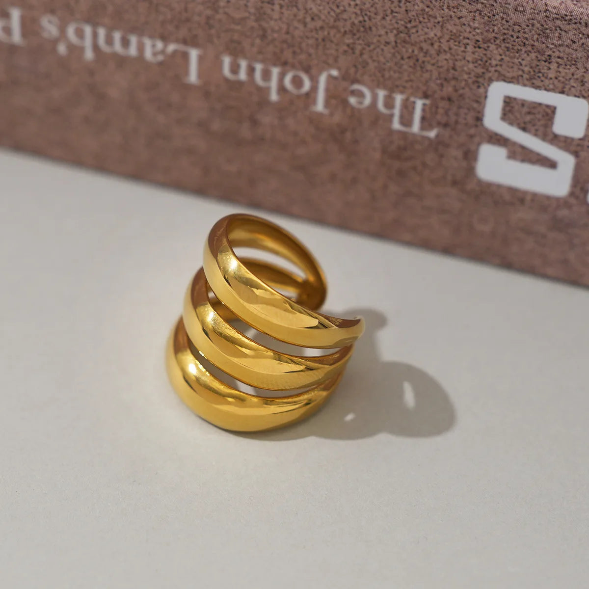 ANILLO CON HUECO CIRCULAR