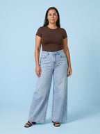 JEANS DE PIERNA ANCHA